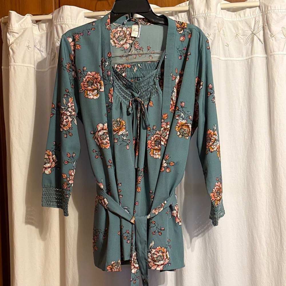 Floral 3 piece pajama set with Kimono Robe